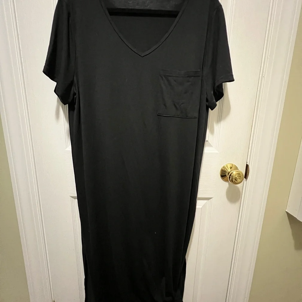 V-Neck Short Sleeve Tee Dresses in Black, Heather Gray, Tan, and Salmon Bundle - Picture 8 of 13
